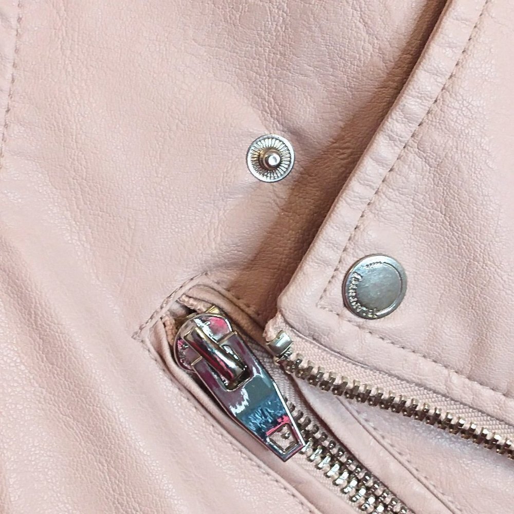 BLANK NYC PINK ZIPPERED FASHION MOTO LEATHER JACKET - SIZE XS - Picture 4 of 8